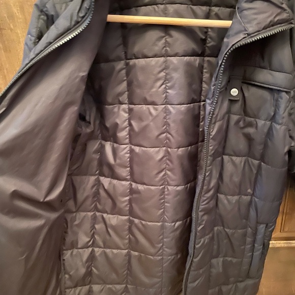Boys’ Northface lightweight down jacket - Picture 3 of 5